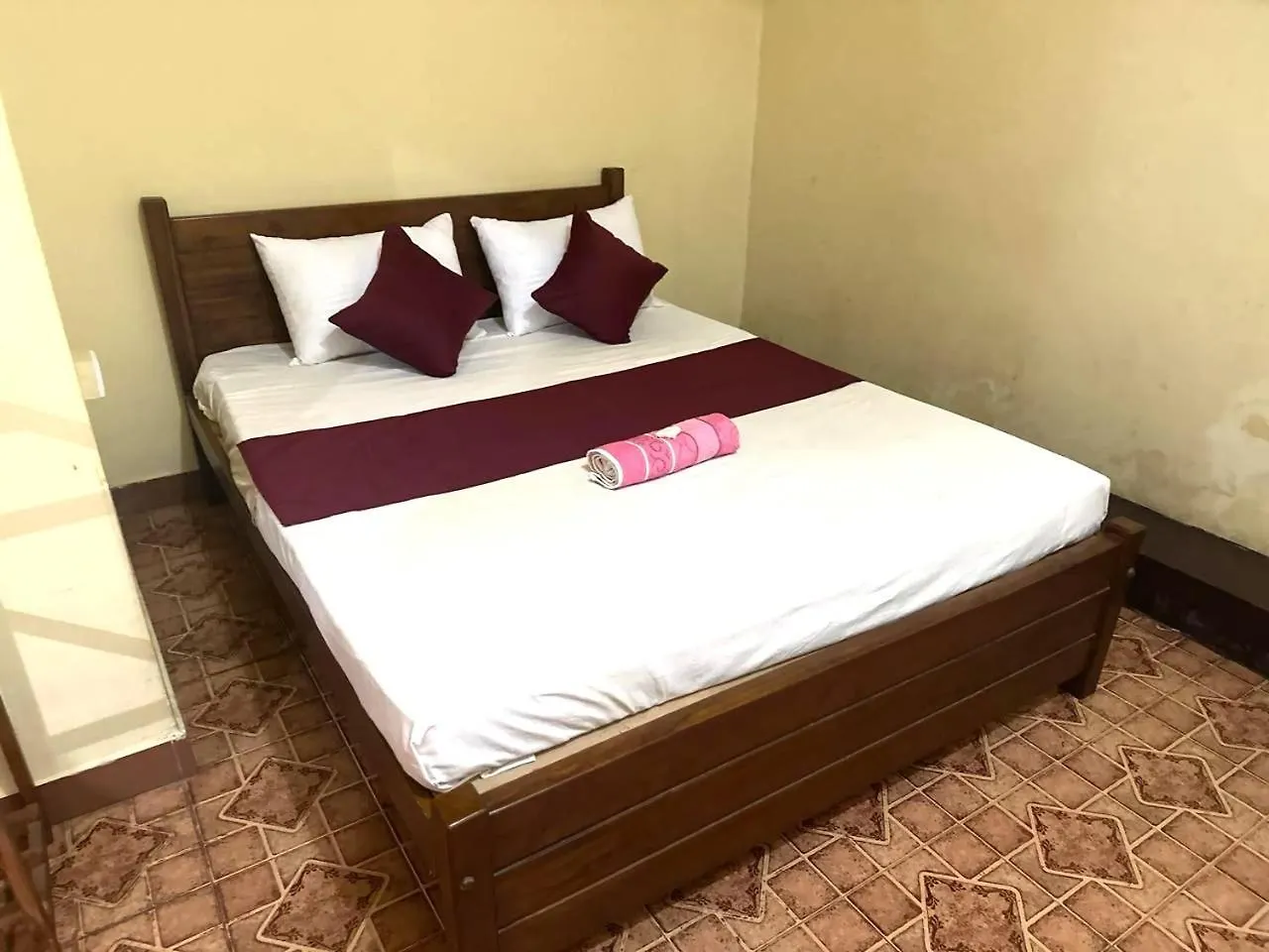 Pearl River Kandy 0*,